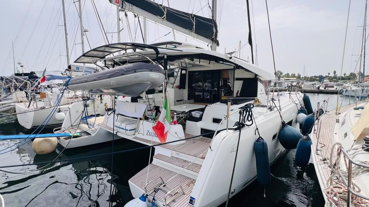 Lagoon 42