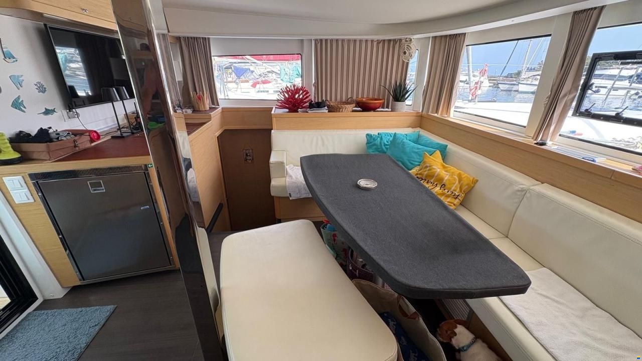 Lagoon 42