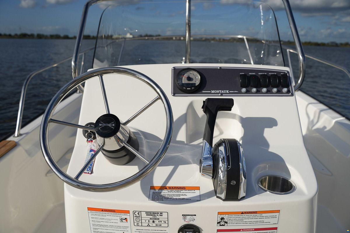 Boston Whaler 170 Montauk