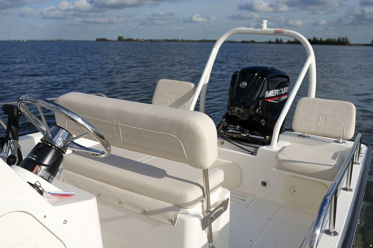 Boston Whaler 170 Montauk