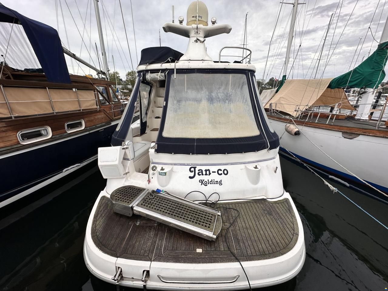 Sealine 360 F