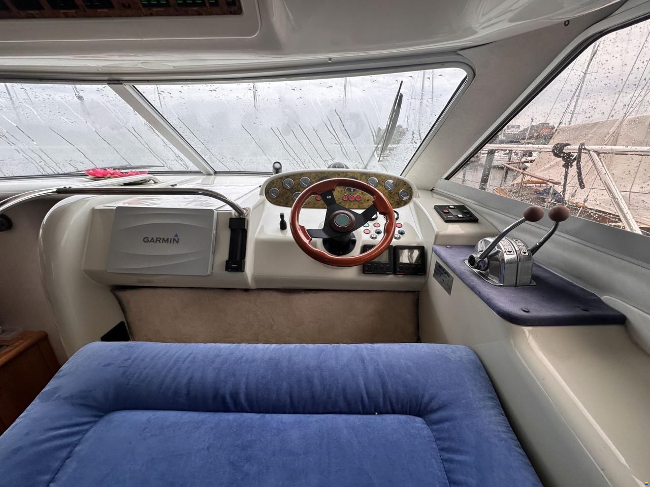 Sealine 360 F