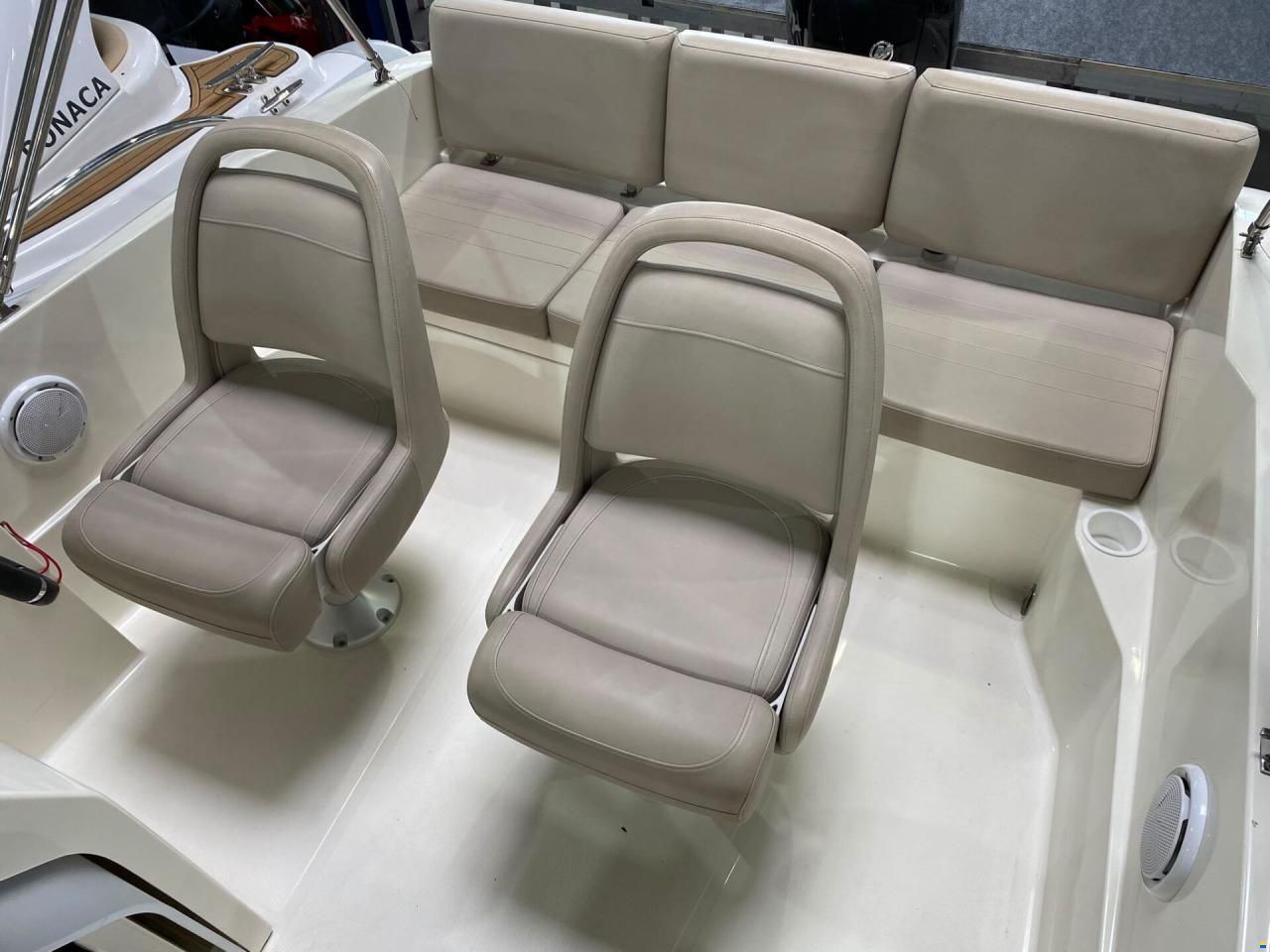 Quicksilver ACTIV 605 SUNDECK