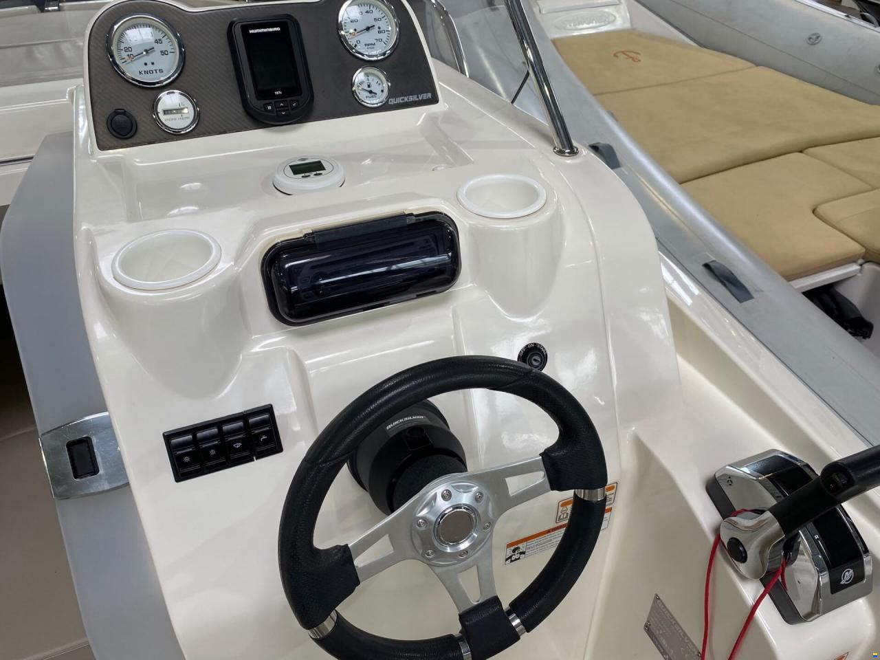 Quicksilver ACTIV 605 SUNDECK