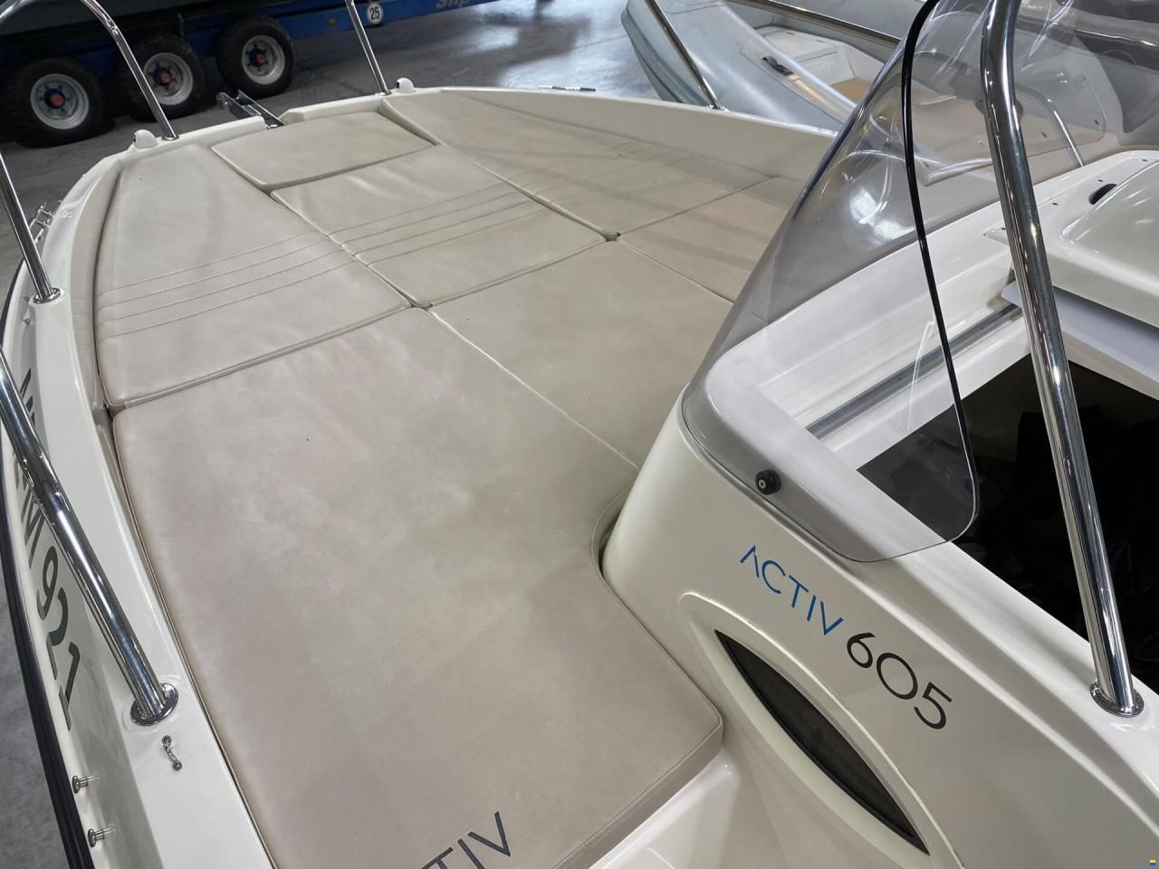 Quicksilver ACTIV 605 SUNDECK