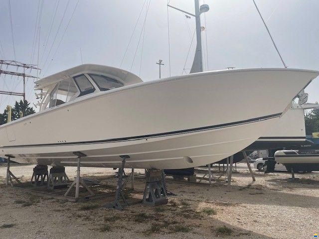 Pursuit S 408 Sport
