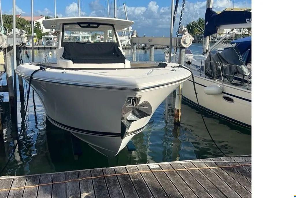 Pursuit S 408 Sport