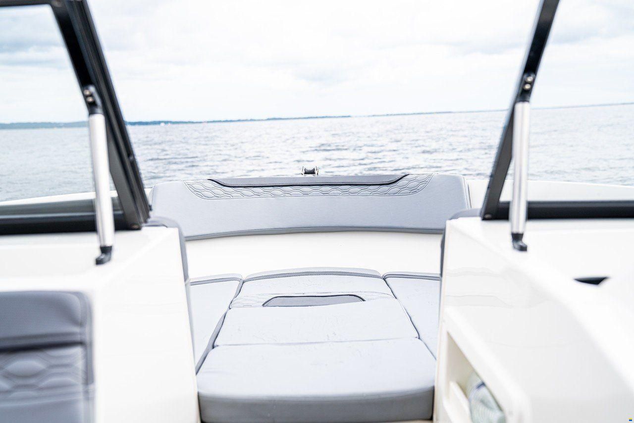 Bayliner ELEMENT M17