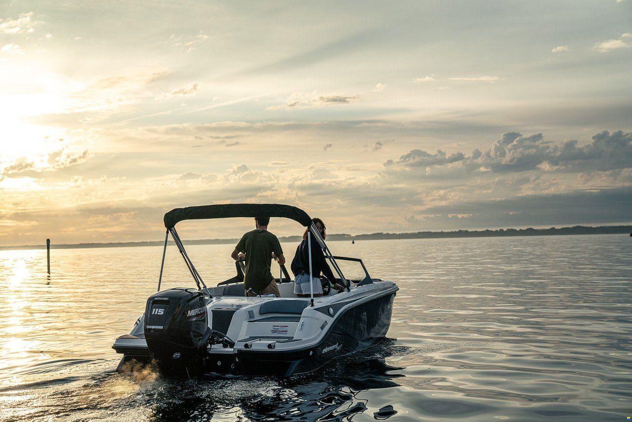 Bayliner ELEMENT M17
