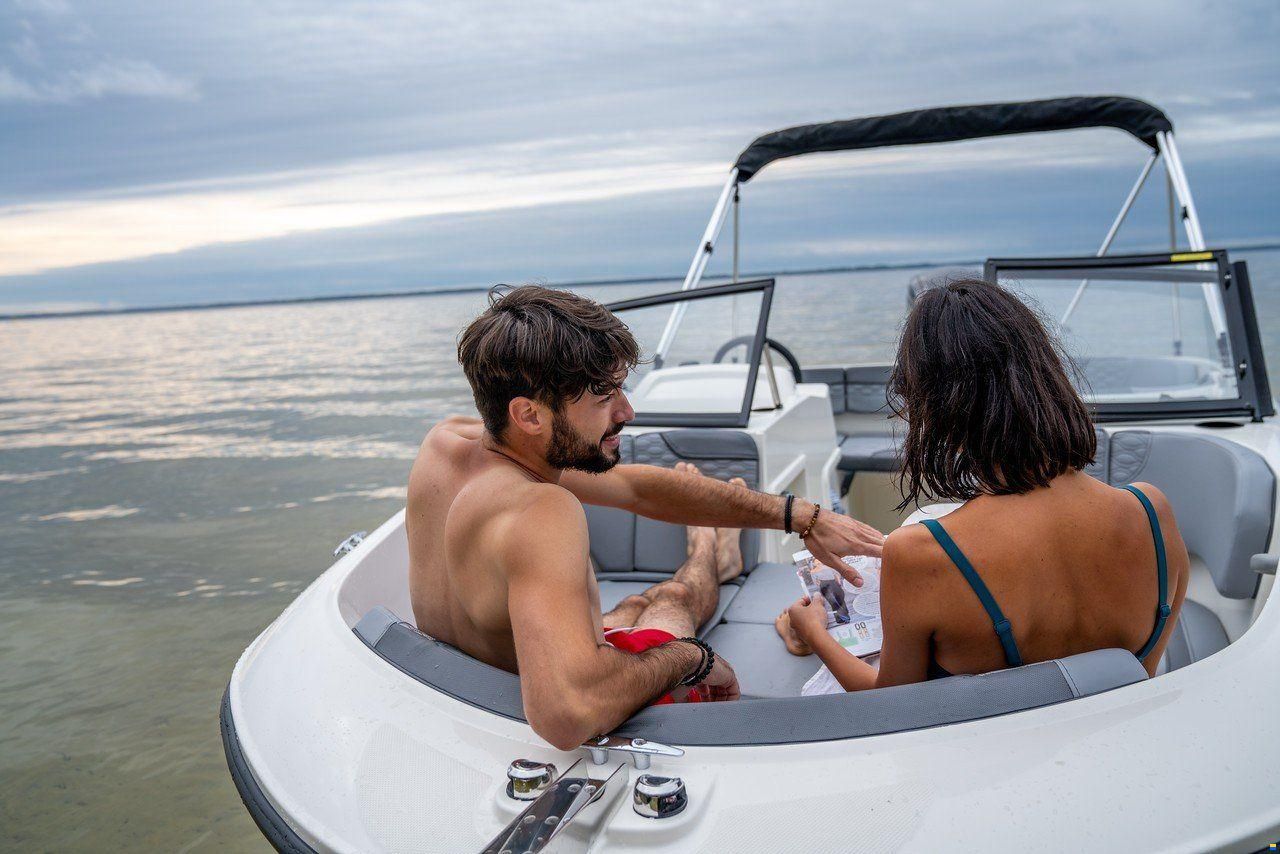 Bayliner ELEMENT M17