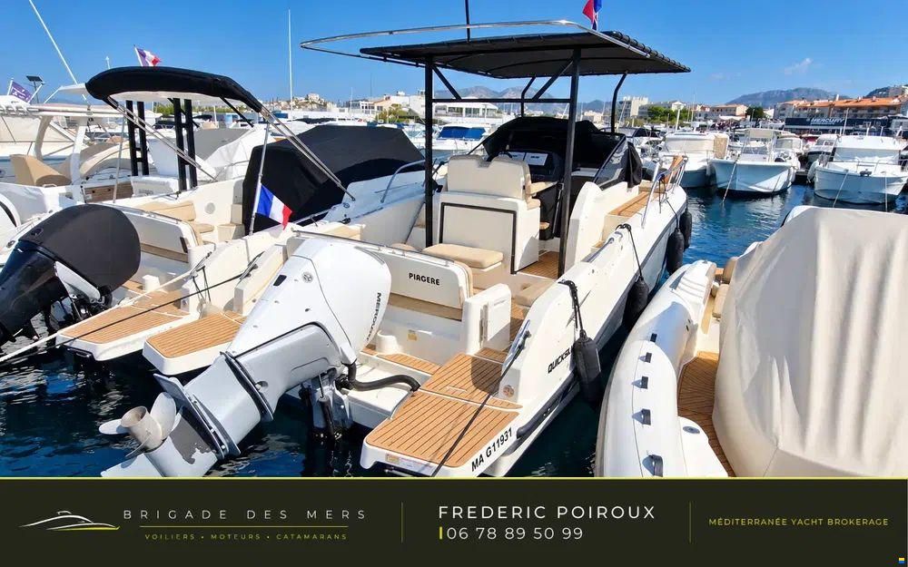 Quicksilver Activ 875 Sundeck
