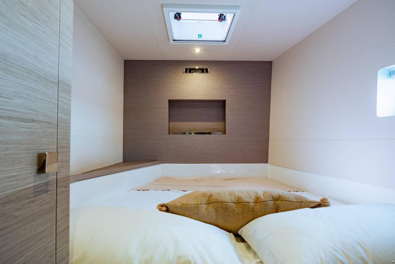 Fountaine-Pajot MY6
