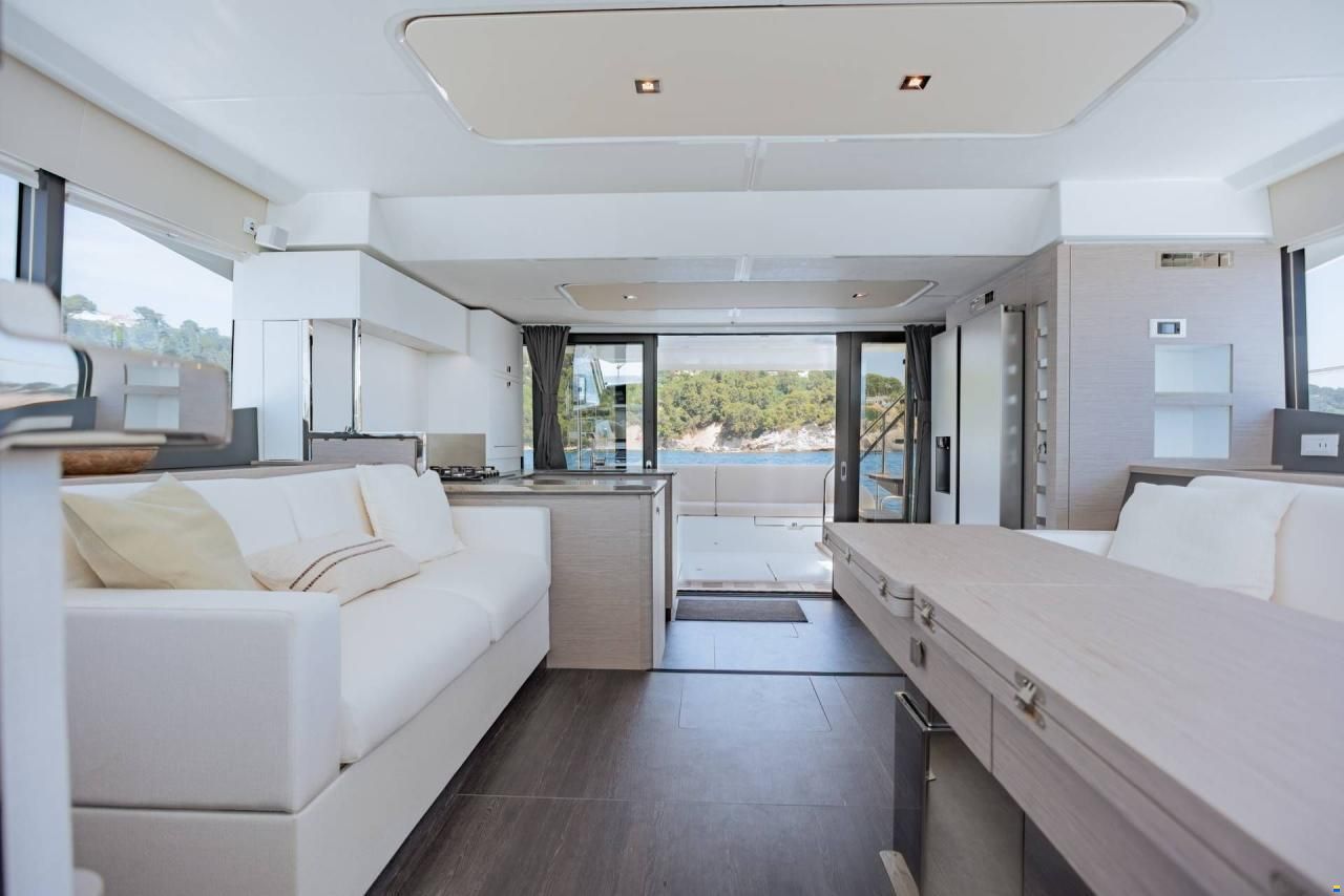 Fountaine-Pajot MY6
