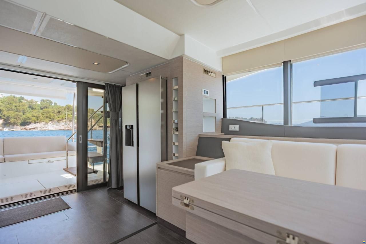 Fountaine-Pajot MY6