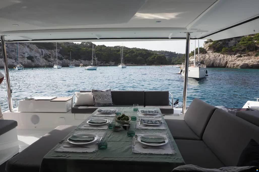 Fountaine-Pajot Aura 51