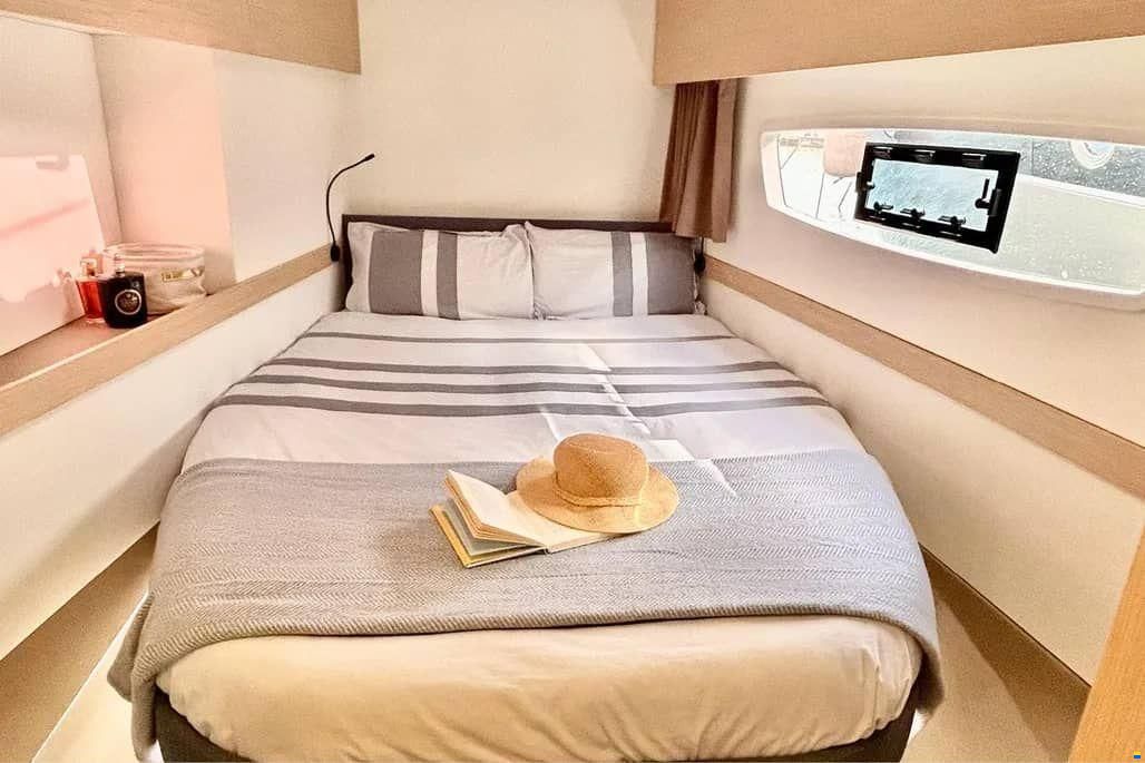 Fountaine-Pajot Astrea 42