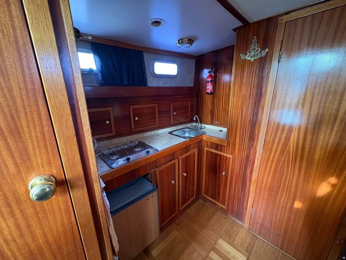 Molenmaker en Mantel kotter motorsailer