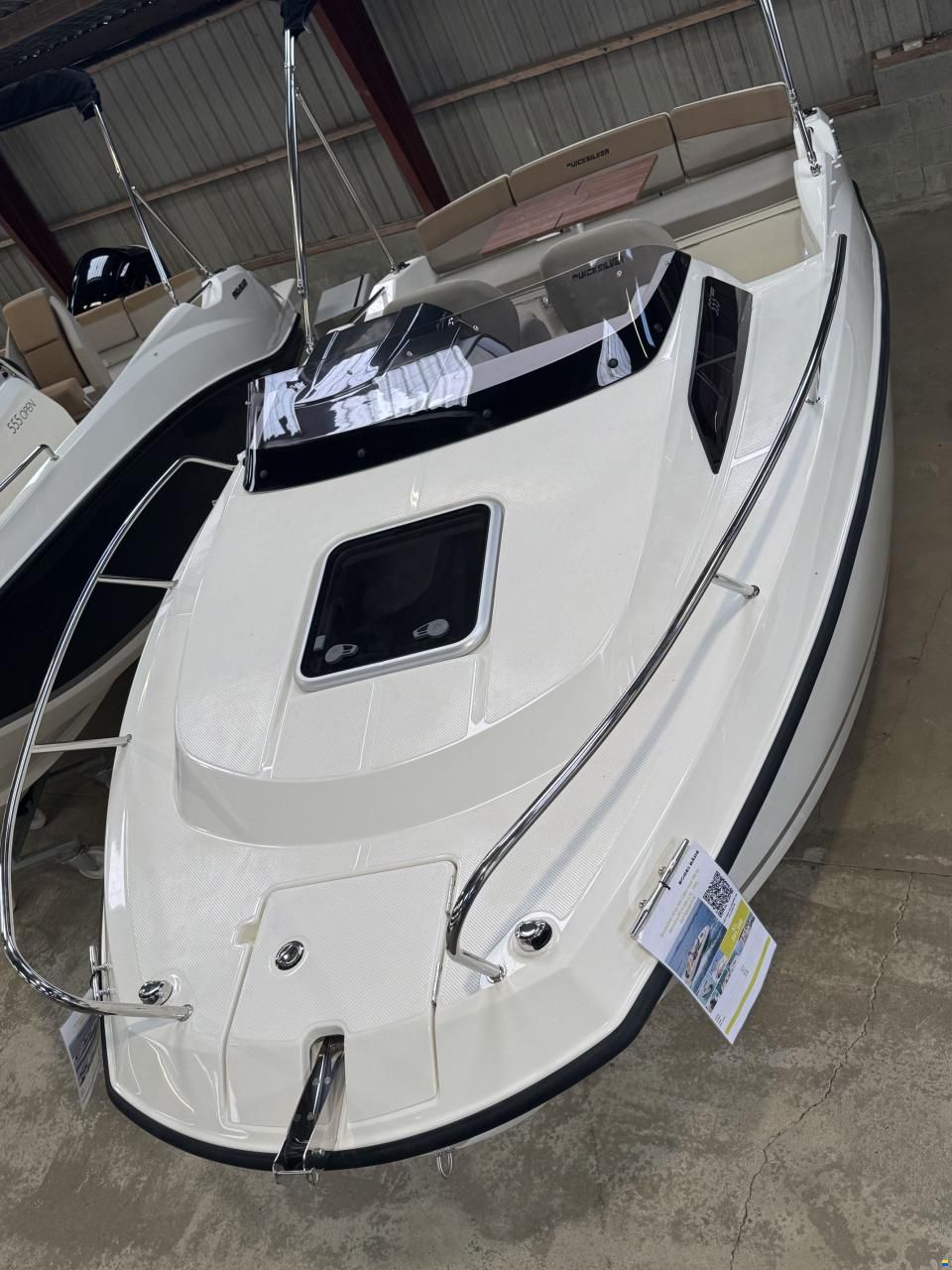 Quicksilver Activ 555 Cabin med 100 hk M