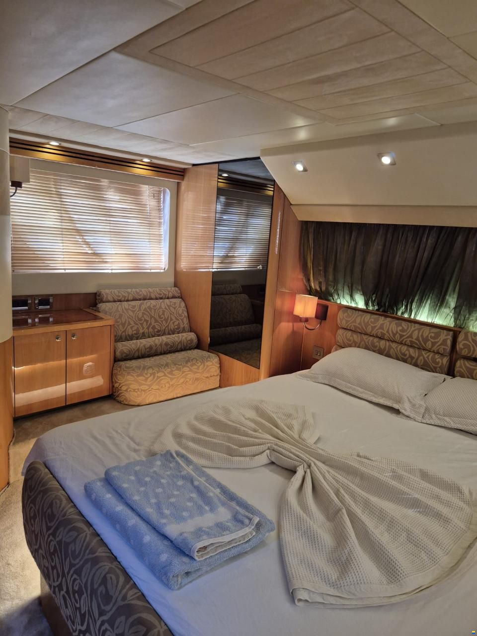 Sealine T60