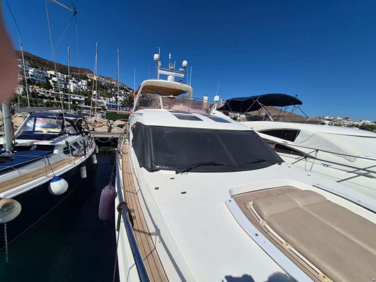Sealine T60