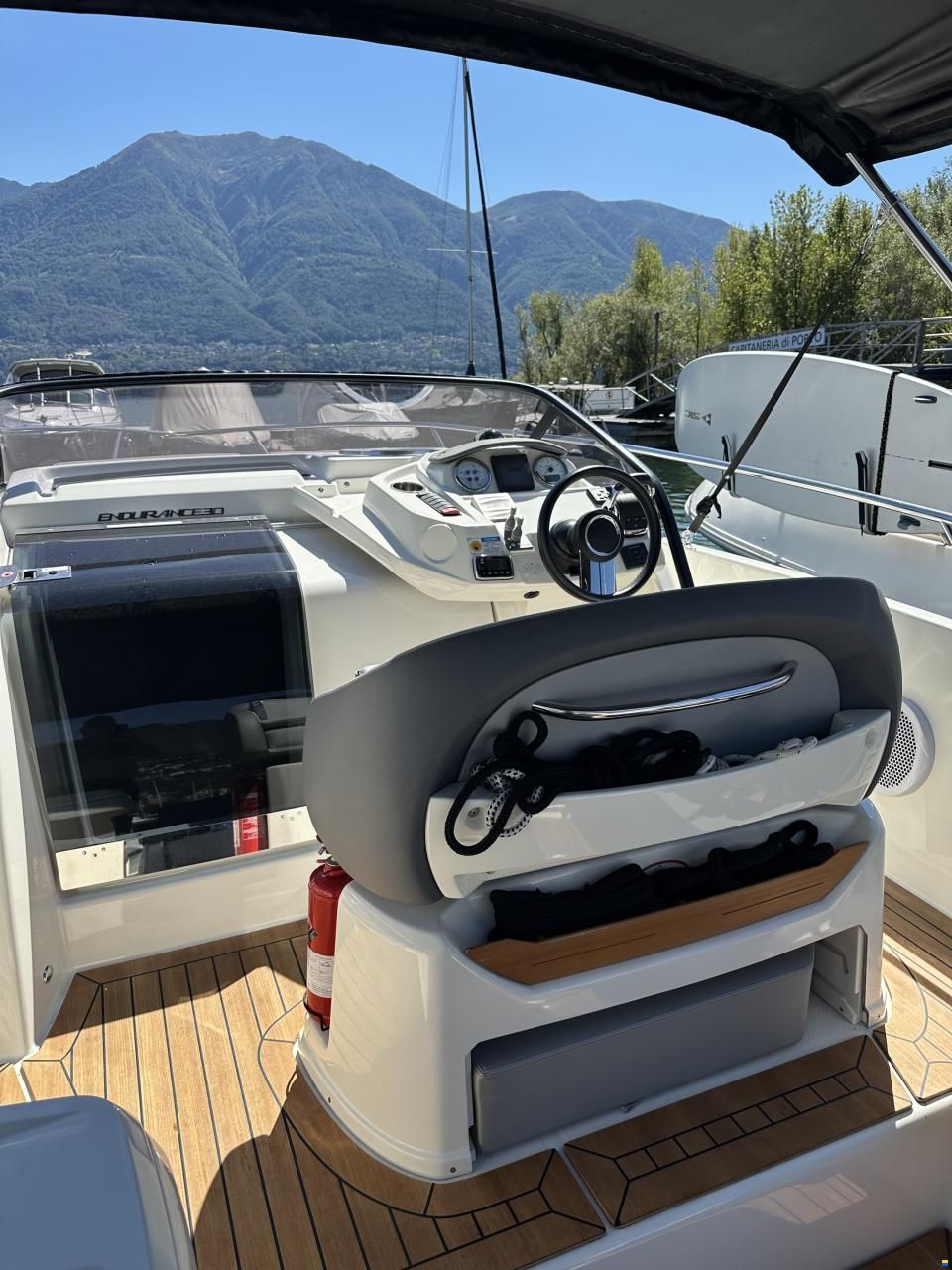 Cranchi Endurance 30