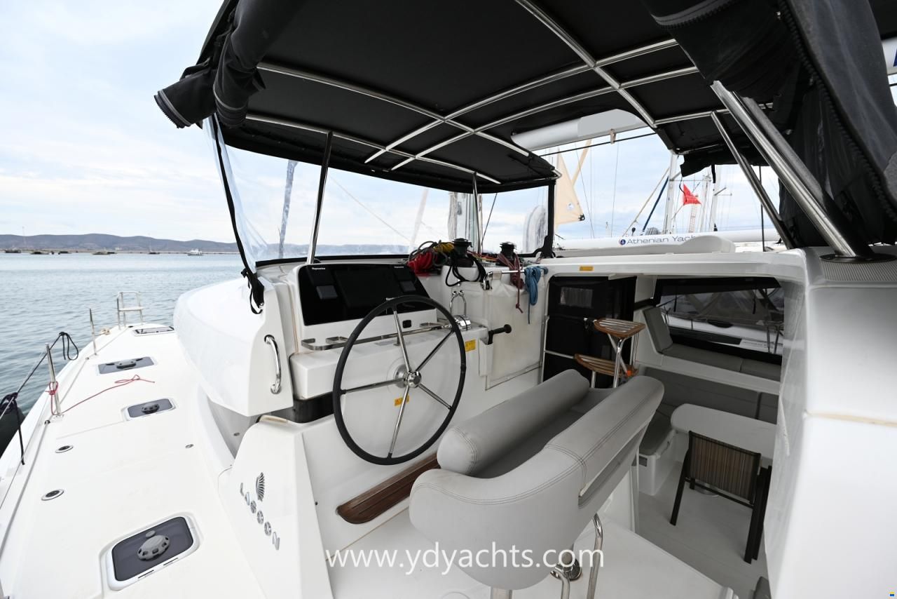 Lagoon 42