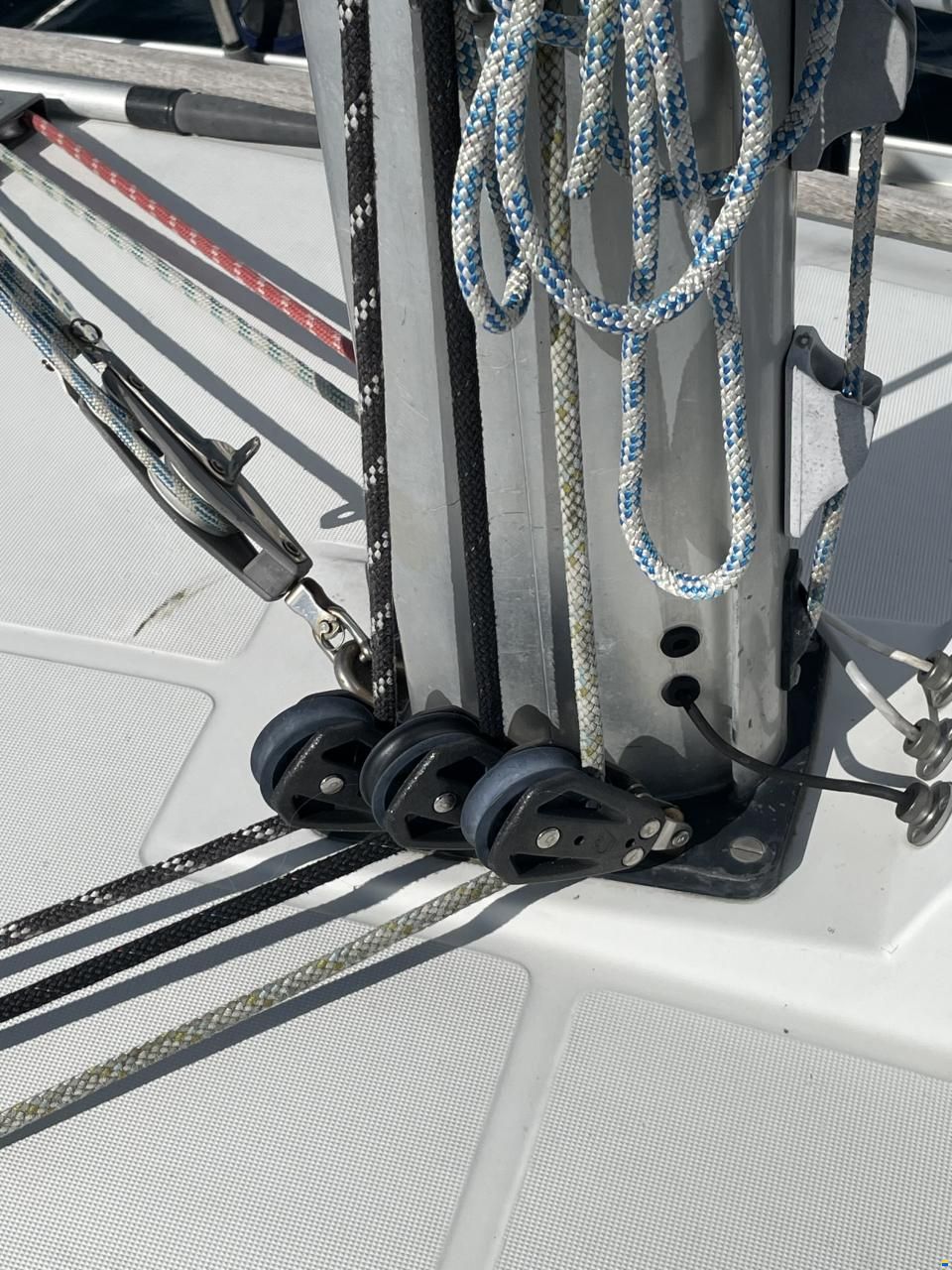Beneteau First 325
