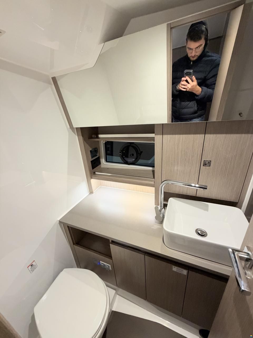 Sealine S335