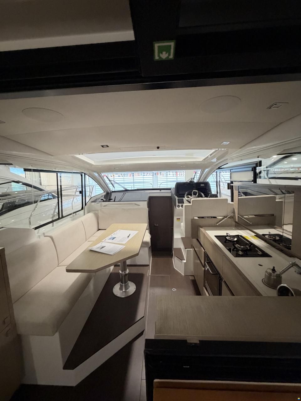 Sealine C335