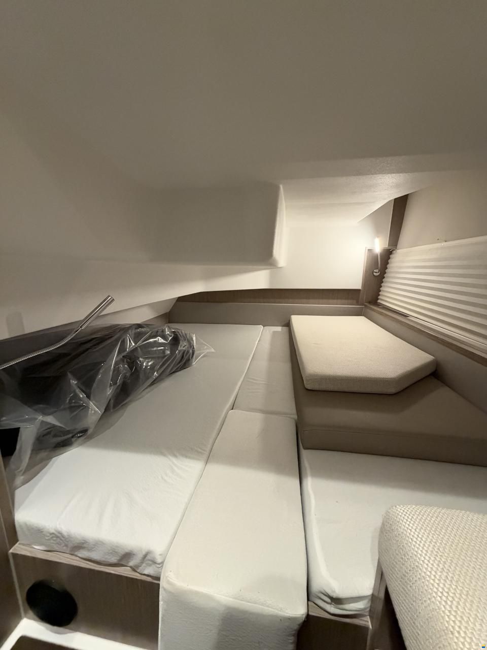 Sealine C335
