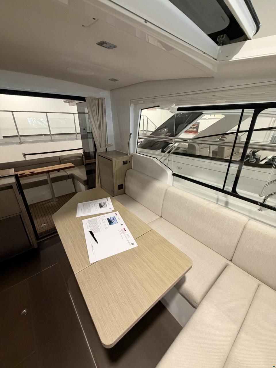 Sealine C335