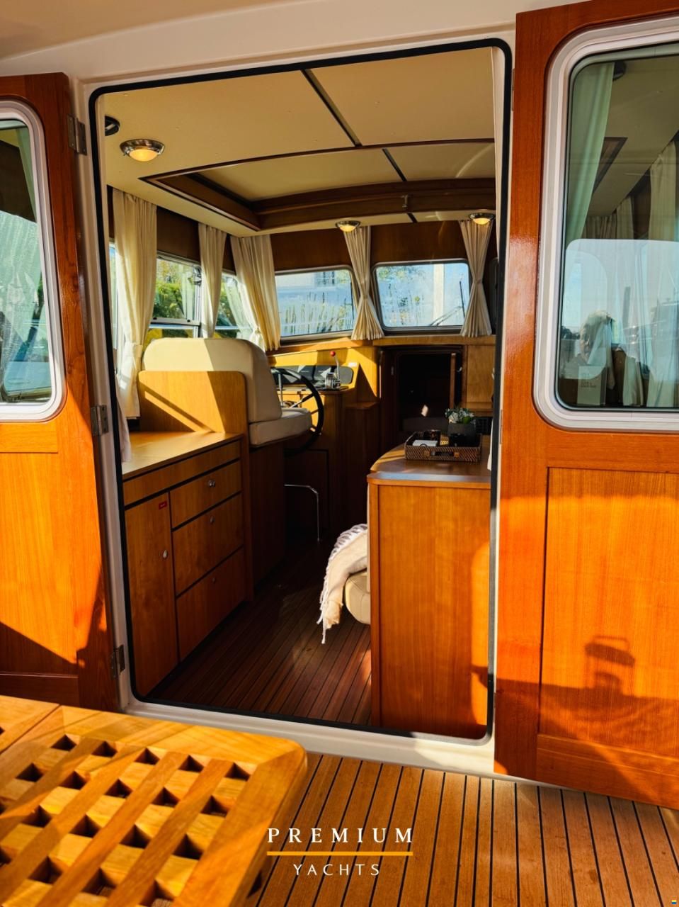 Linssen Grand Sturdy 29.9 sedan