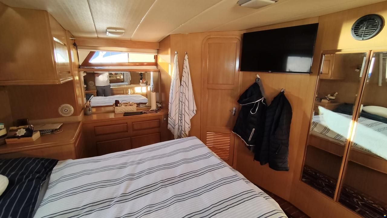 Astor 44