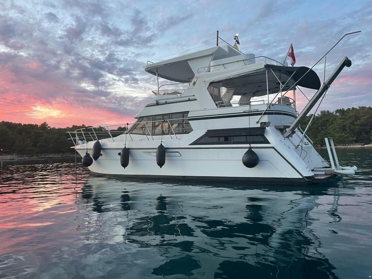 Astor 44