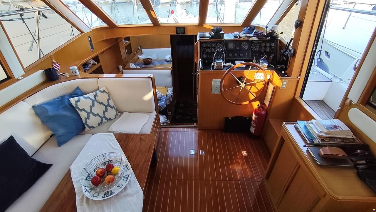 Astor 44