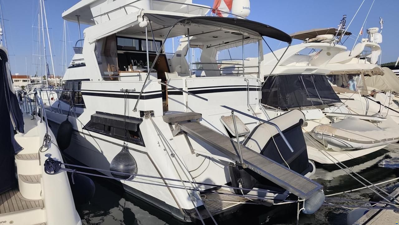 Astor 44