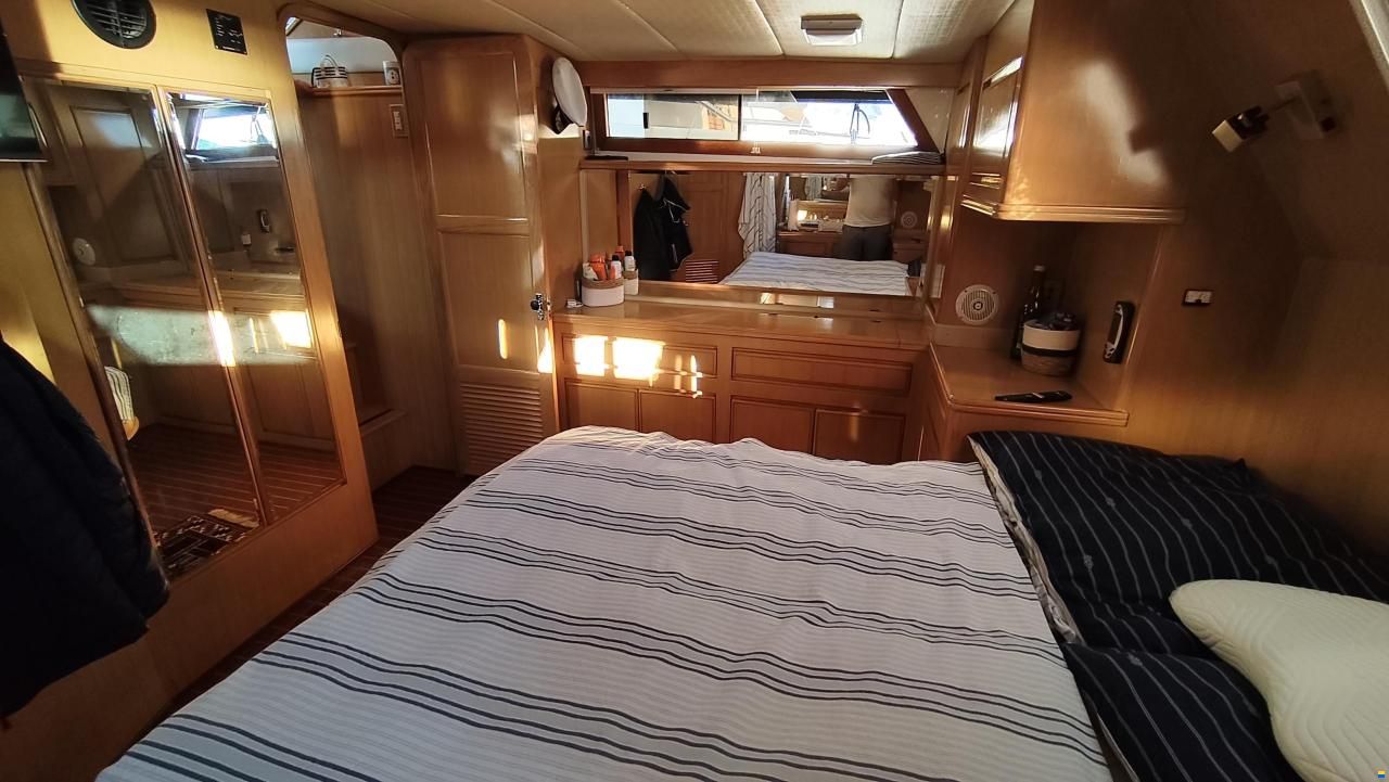 Astor 44