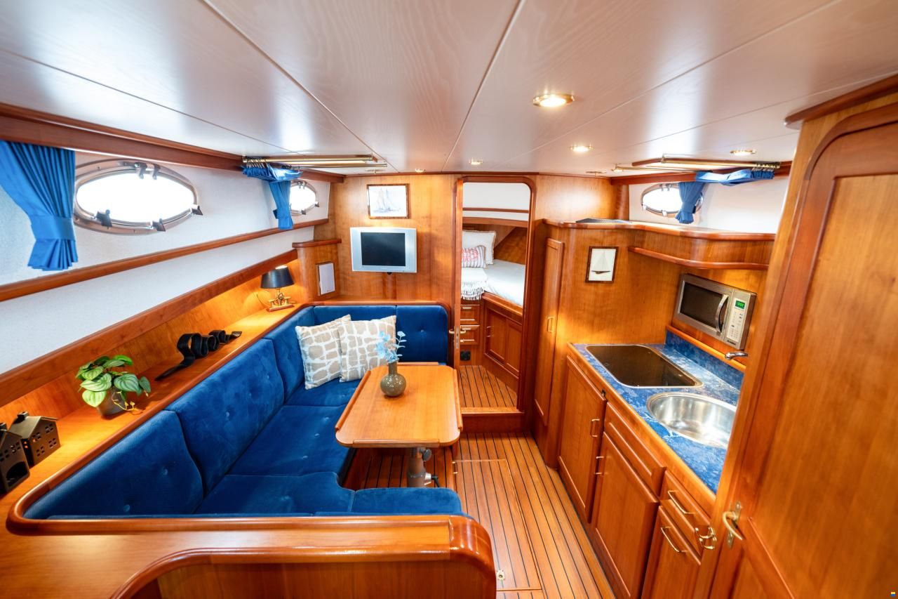 Thomasz Tristan 32 Cabrio