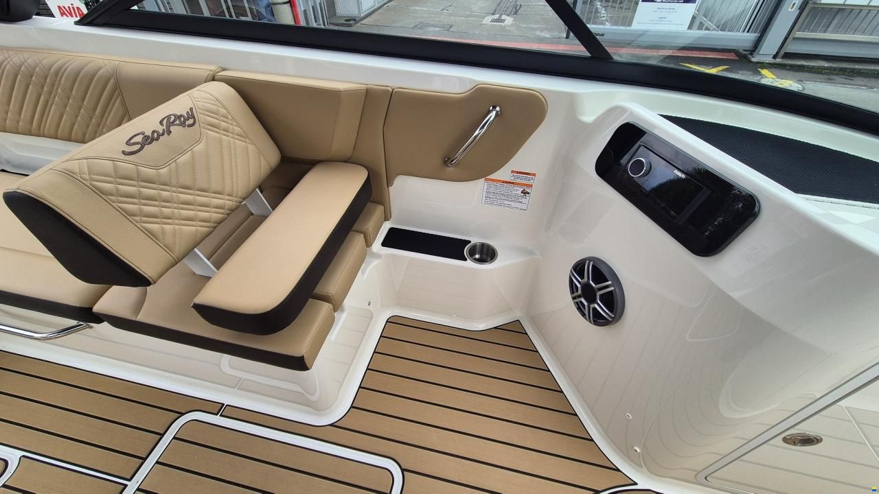 Sea Ray SDX 250 Surf Europe