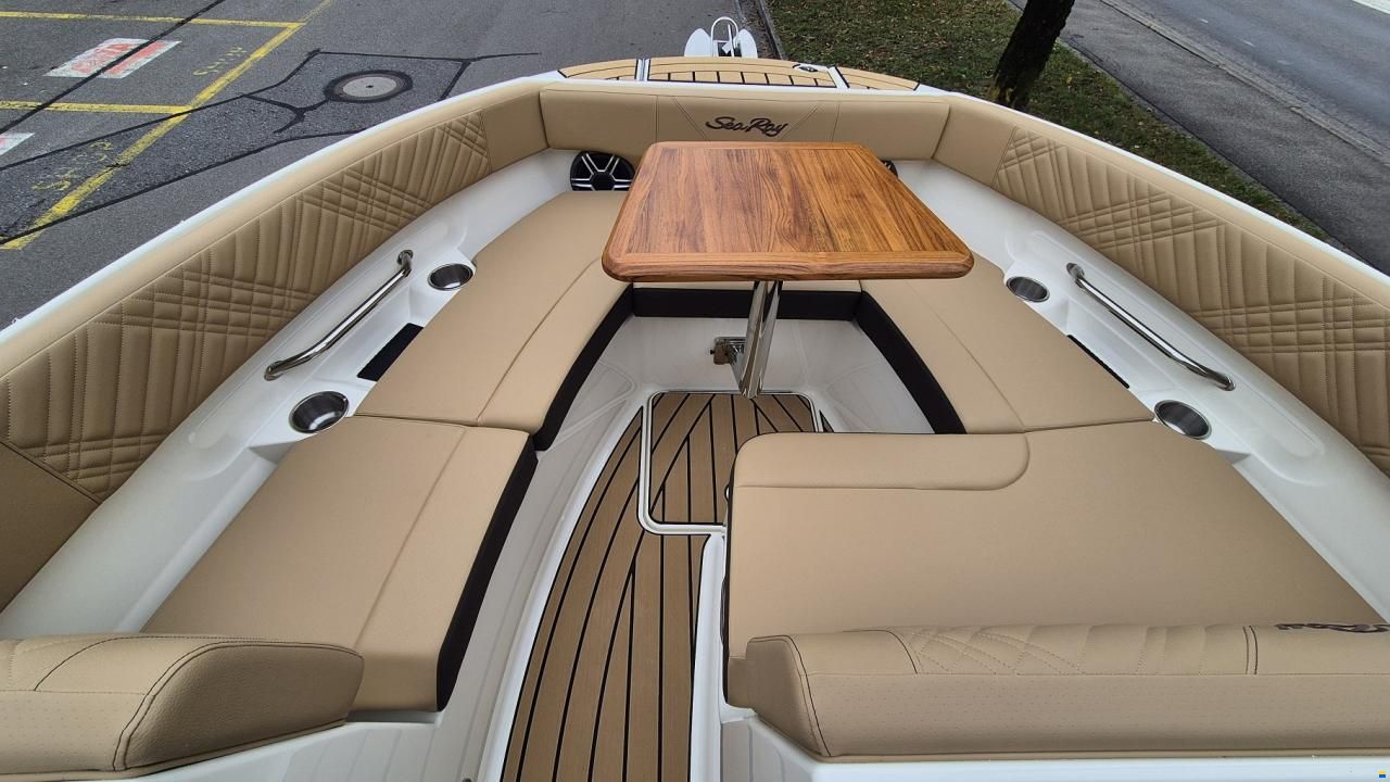 Sea Ray SDX 250 Surf Europe