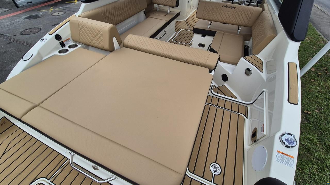 Sea Ray SDX 250 Surf Europe