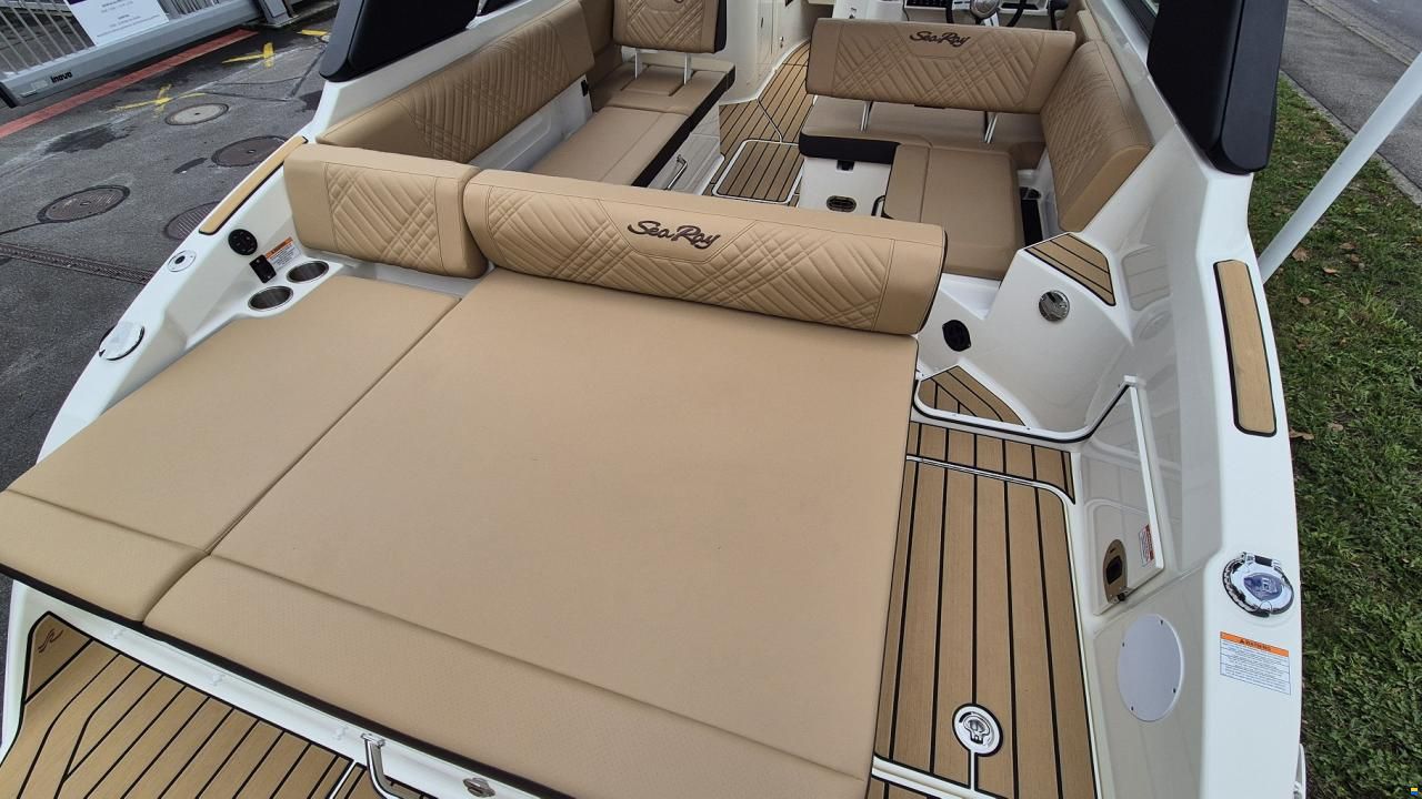 Sea Ray SDX 250 Surf Europe