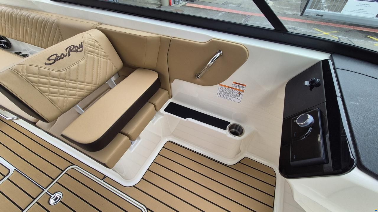Sea Ray SDX 270 Europe