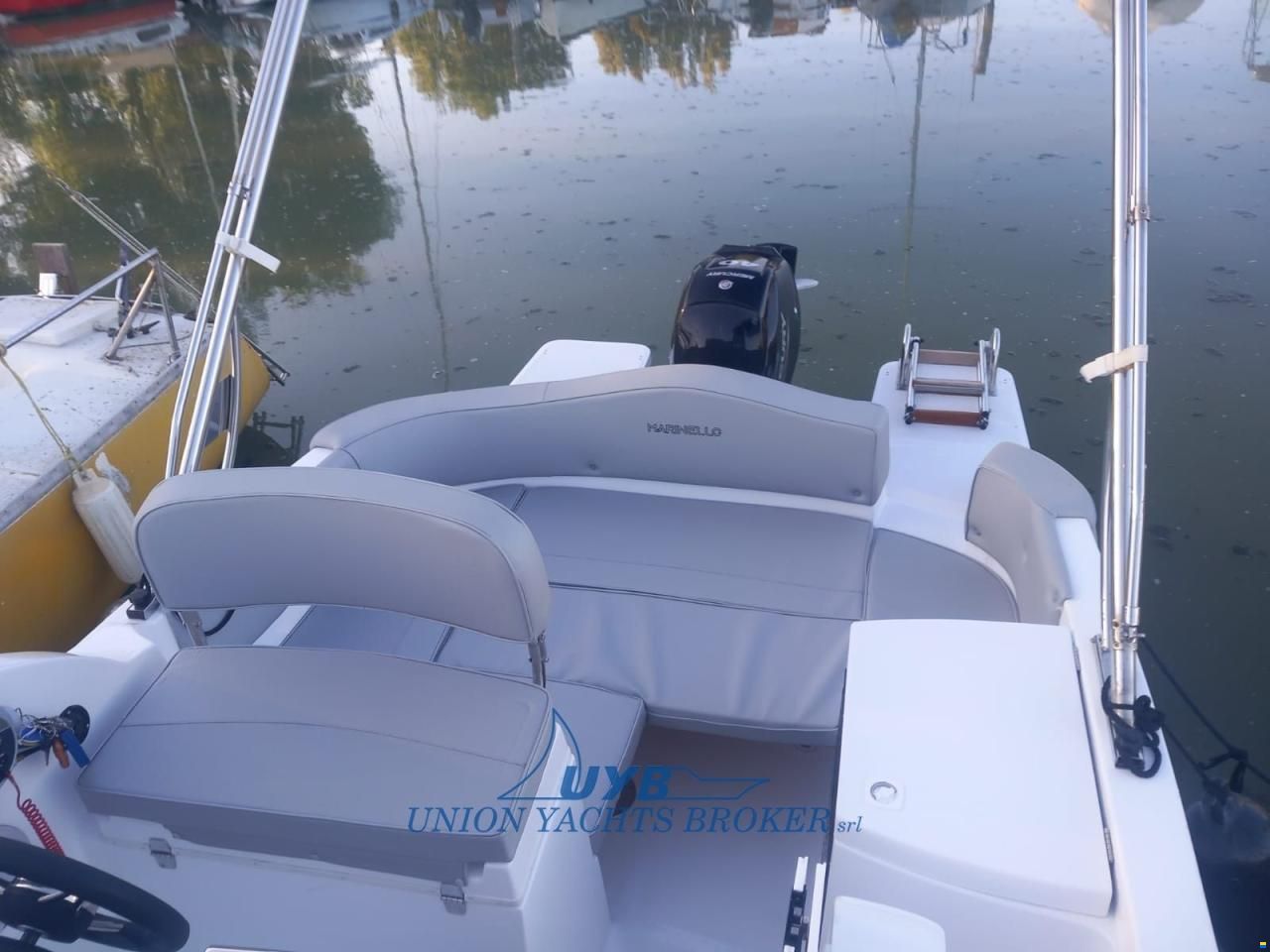 Marinello 590 Cabin