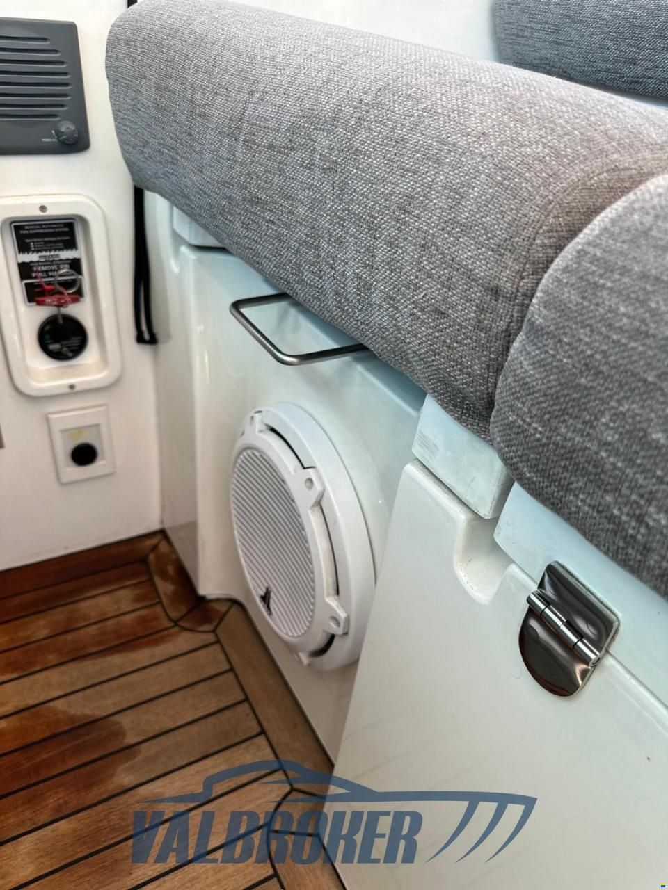Sealine SC 38