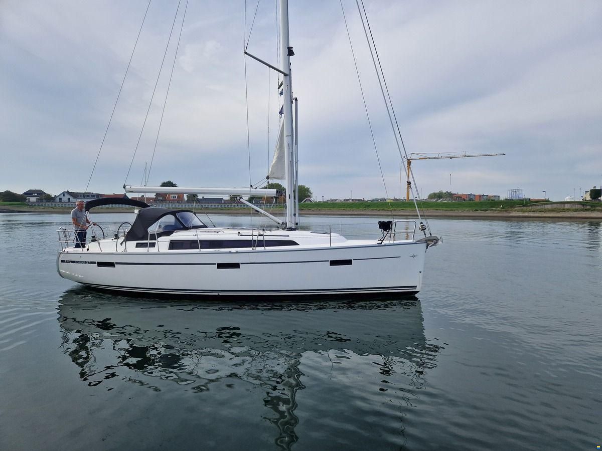 Bavaria 37