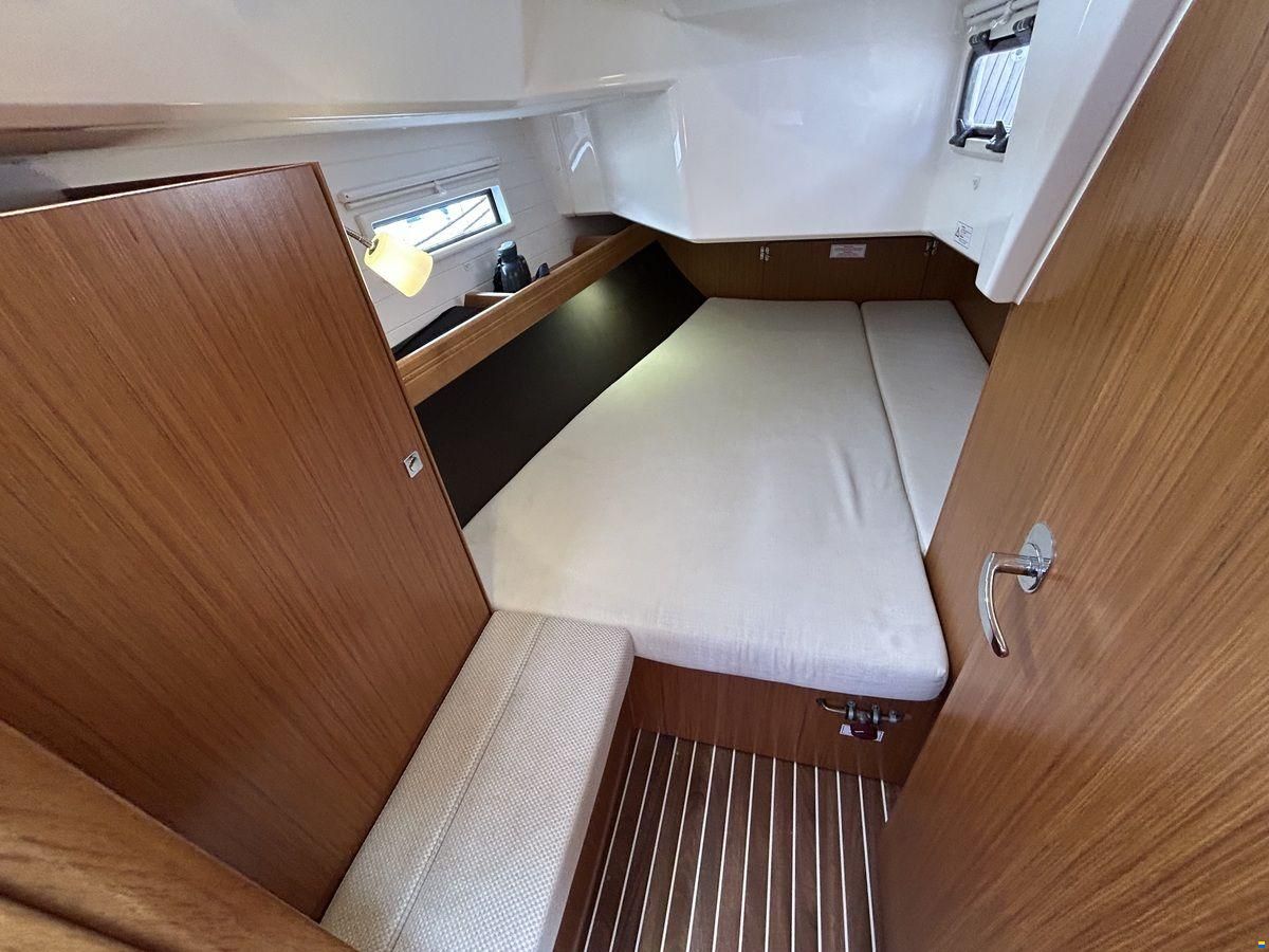 Bavaria 37