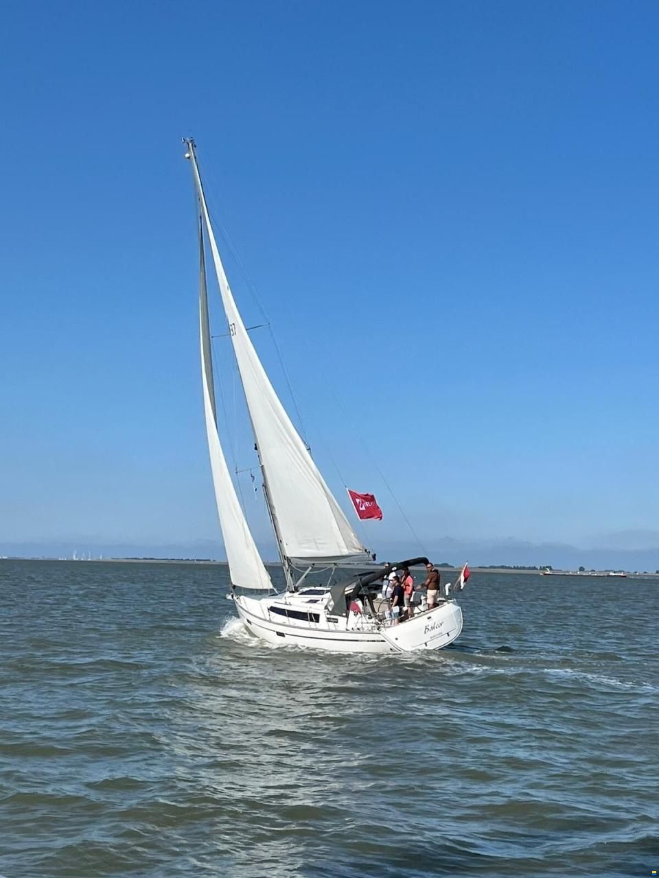 Bavaria 37