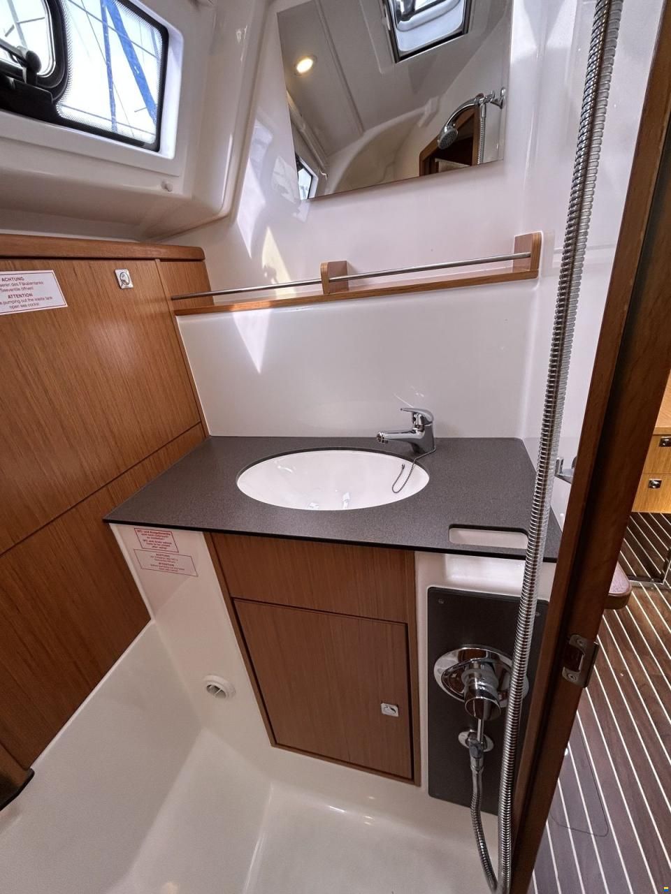 Bavaria 37