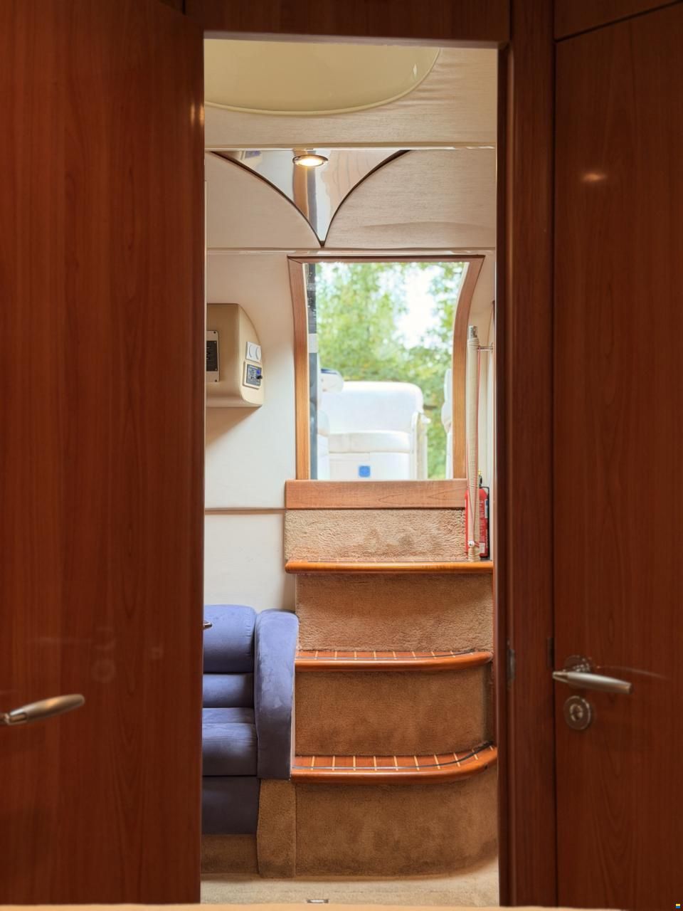 Sealine S38